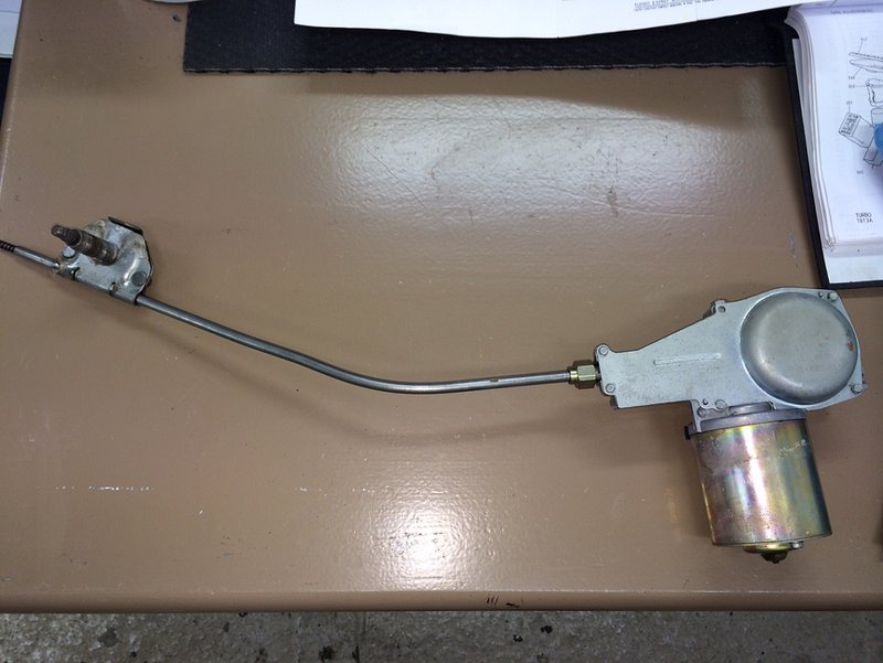 Vindrutetorkarmotor B1.jpg