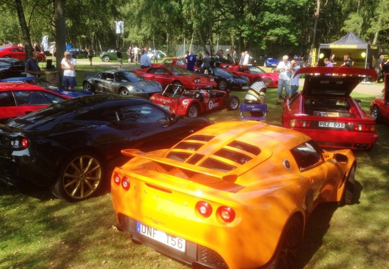 Och lite nyare Lotus här borta..JPG