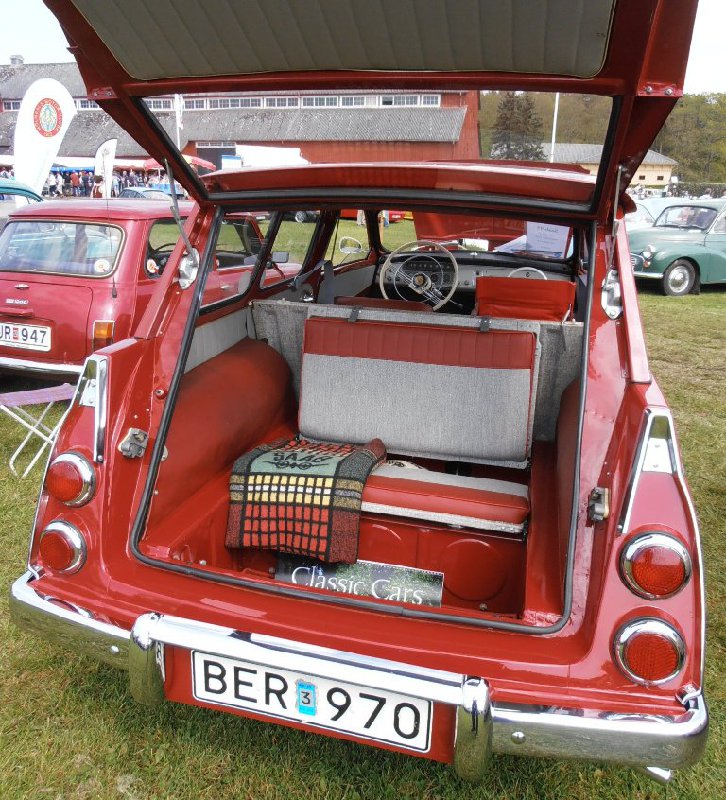 Saab var före sin tid med en 7-sitsig herrgårdsvagn.JPG