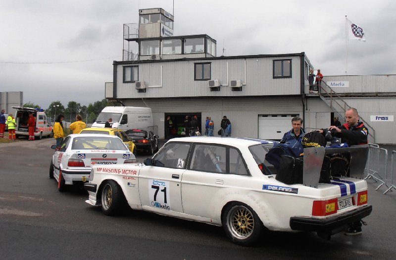 Besiktningskön kl 07.45.JPG