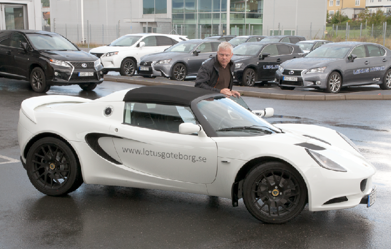 En Elise S samt en Evora S fanns tillgängliga för provkörning i vätan