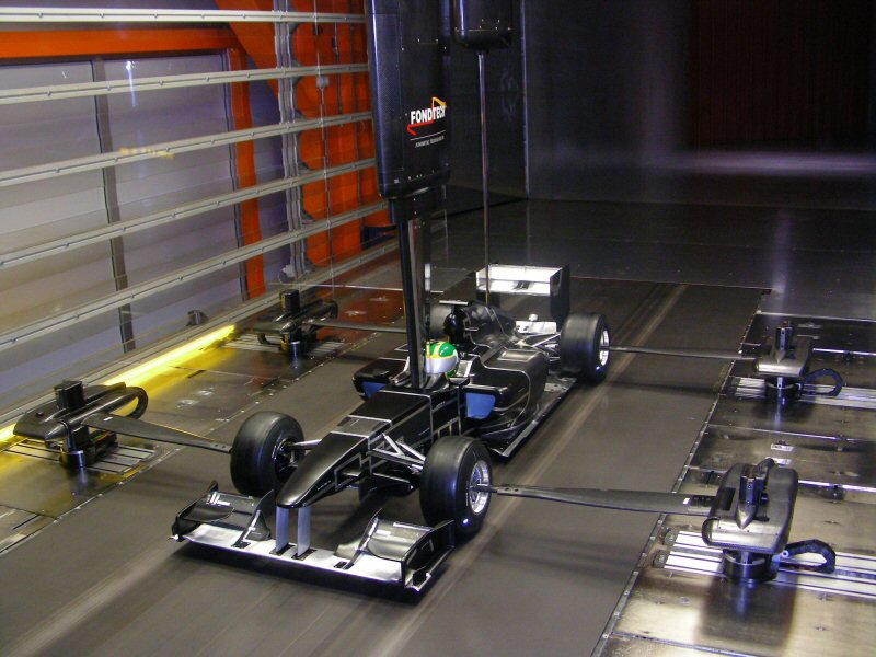 Lotus_F1_Racing_wind_tunnel_model_C.jpg